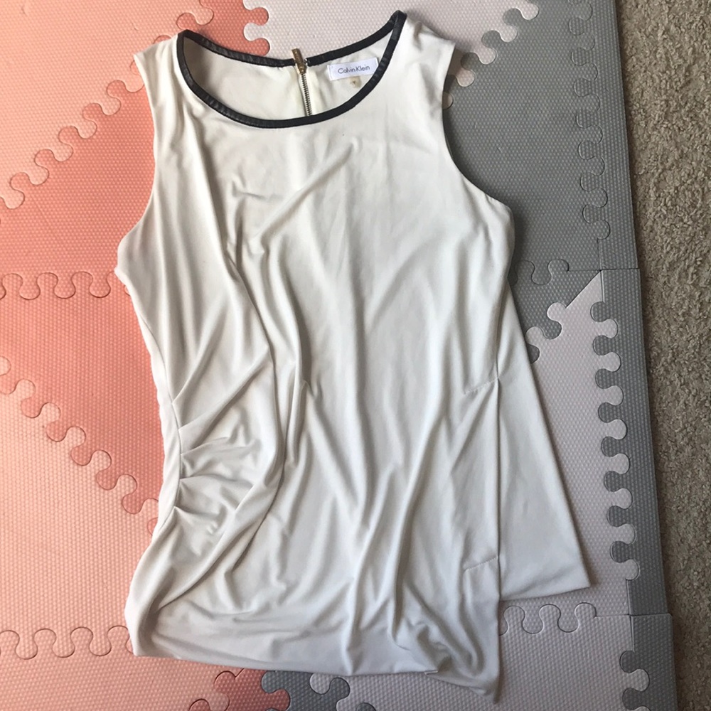 CALVIN KLEIN | Cream top with black leather collar
